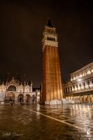 Campanile de Saint-Marc de nuit